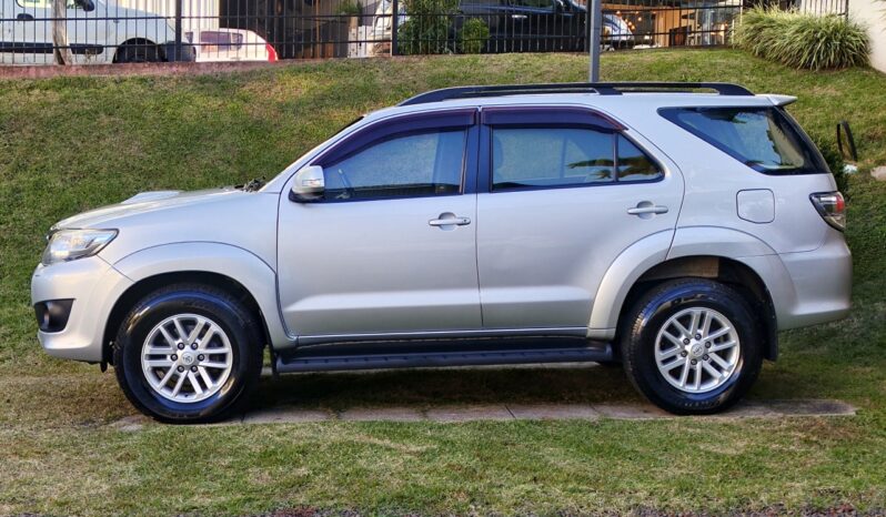 HILUX SW4 SRV 4X4 3.0 TB DIESEL AT 2013 completo