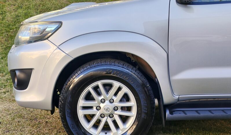 HILUX SW4 SRV 4X4 3.0 TB DIESEL AT 2013 completo