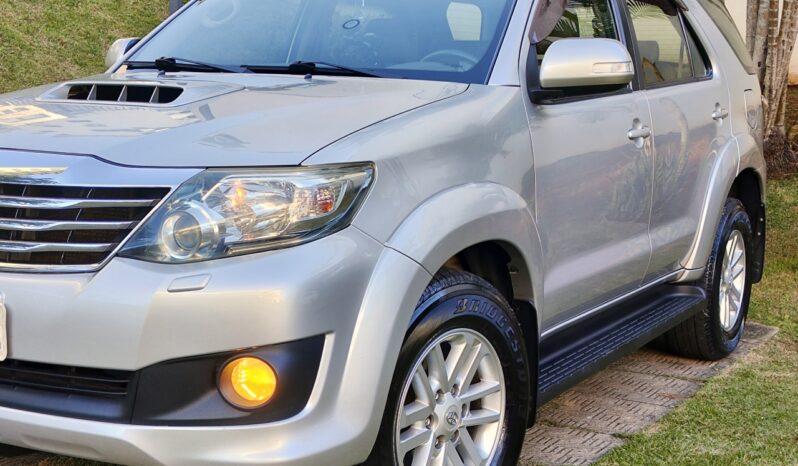 HILUX SW4 SRV 4X4 3.0 TB DIESEL AT 2013 completo