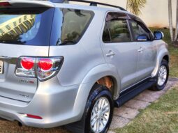 HILUX SW4 SRV 4X4 3.0 TB DIESEL AT 2013 completo